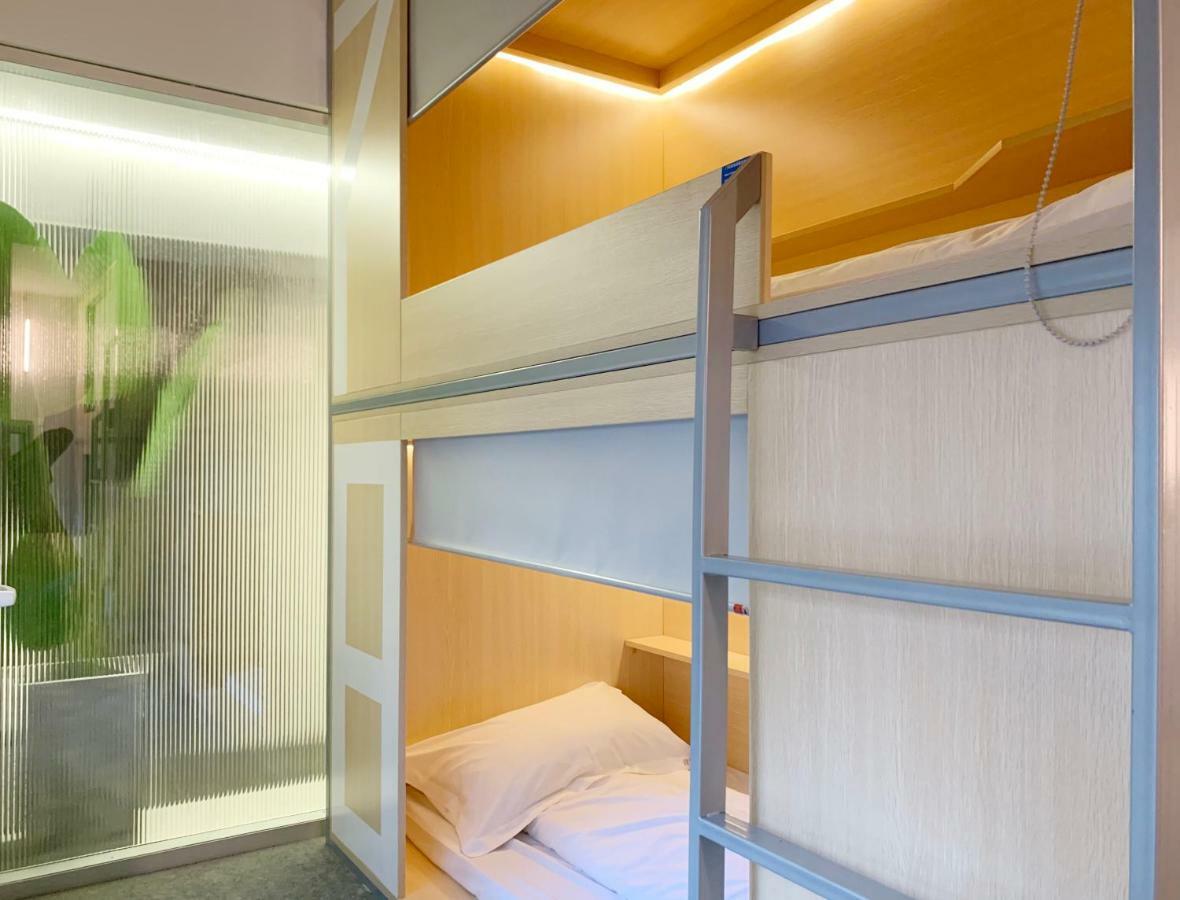 Weflow Hostel *